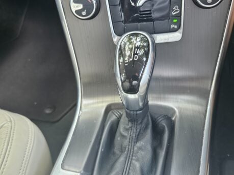 Volvo XC60 D4 SE LUX NAV AWD Comprehensive service history Very Clean car 51