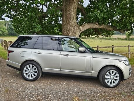 Land Rover Range Rover SDV8 VOGUE SE Complete Land Rover Service History 3