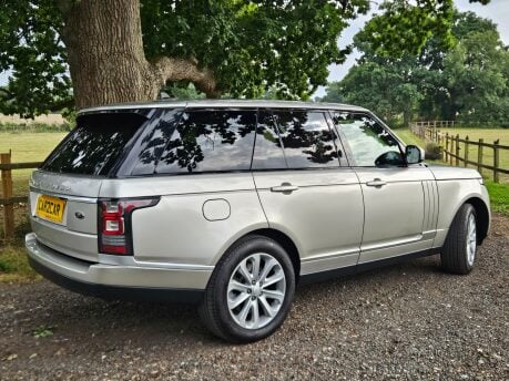 Land Rover Range Rover SDV8 VOGUE SE Complete Land Rover Service History 4