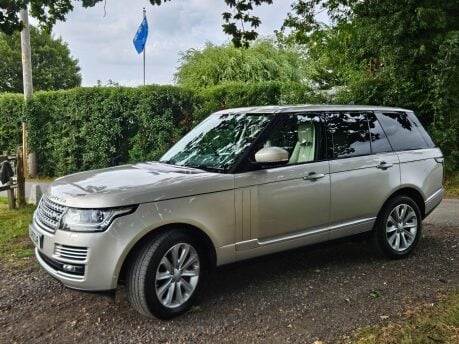 Land Rover Range Rover SDV8 VOGUE SE Complete Land Rover Service History 8