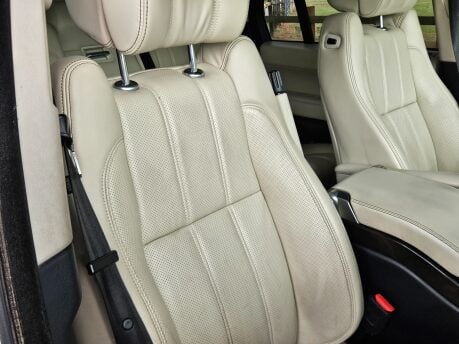 Land Rover Range Rover SDV8 VOGUE SE Complete Land Rover Service History 21