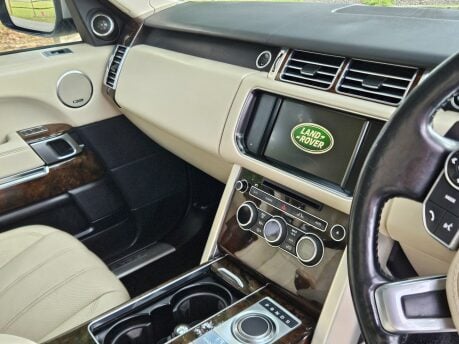 Land Rover Range Rover SDV8 VOGUE SE Complete Land Rover Service History 22