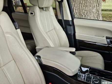 Land Rover Range Rover SDV8 VOGUE SE Complete Land Rover Service History 23