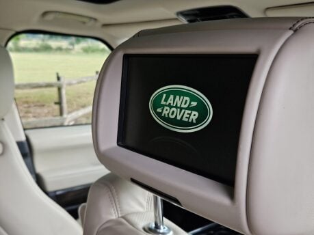 Land Rover Range Rover SDV8 VOGUE SE Complete Land Rover Service History 29