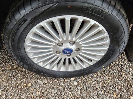 Ford Mondeo ZETEC 12
