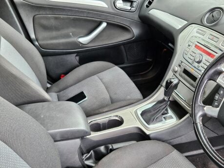 Ford Mondeo ZETEC 18