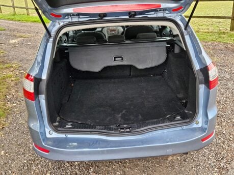 Ford Mondeo ZETEC 25