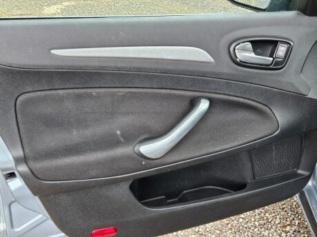 Ford Mondeo ZETEC 29