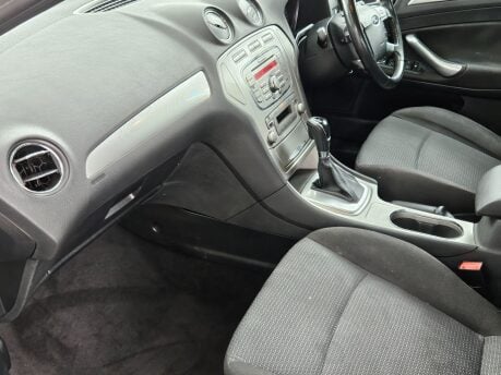 Ford Mondeo ZETEC 31