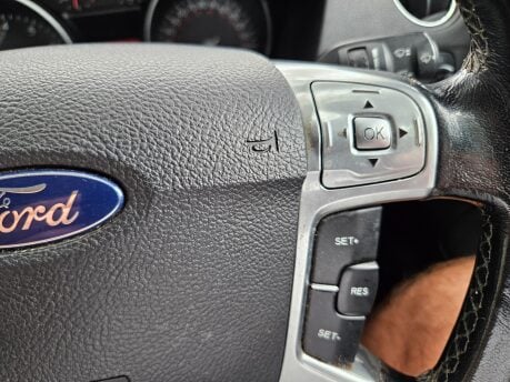 Ford Mondeo ZETEC 38