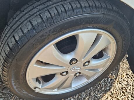Hyundai i10 ACTIVE 18
