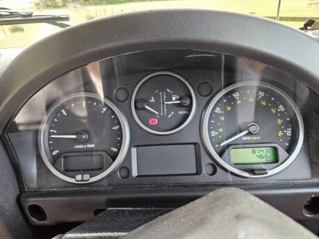 Land Rover Defender 90 XS STATION WAGON 32