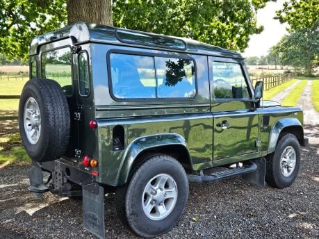 Land Rover Defender 90 XS STATION WAGON 4