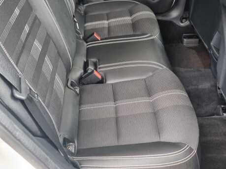 Mercedes-Benz GLA Class GLA 180 URBAN EDITION 37