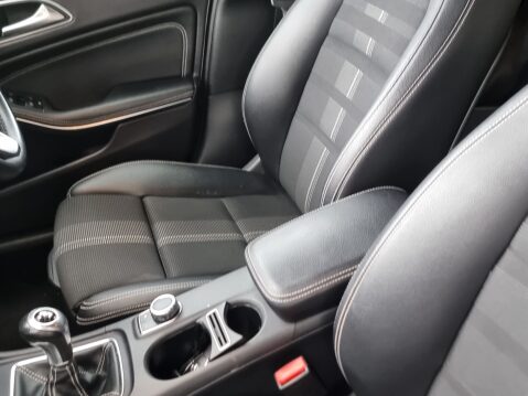 Mercedes-Benz GLA Class GLA 180 URBAN EDITION 24