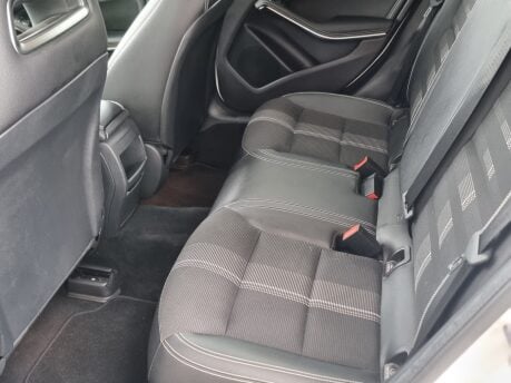 Mercedes-Benz GLA Class GLA 180 URBAN EDITION 33