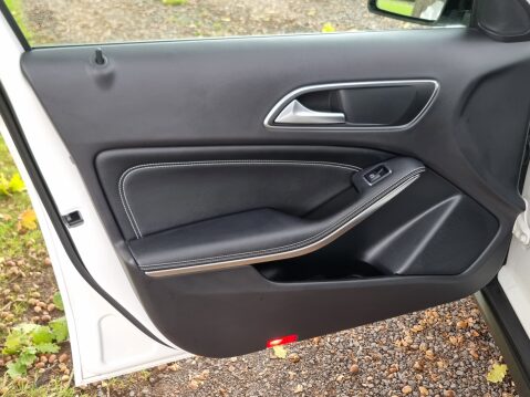 Mercedes-Benz GLA Class GLA 180 URBAN EDITION 21