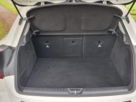 Mercedes-Benz GLA Class GLA 180 URBAN EDITION 33