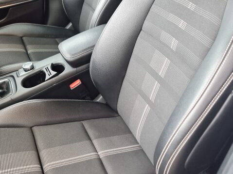 Mercedes-Benz GLA Class GLA 180 URBAN EDITION 23