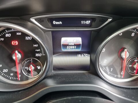 Mercedes-Benz GLA Class GLA 180 URBAN EDITION 55