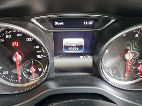 Mercedes-Benz GLA Class GLA 180 URBAN EDITION 57