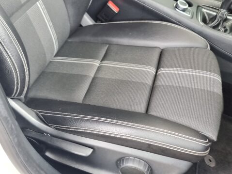 Mercedes-Benz GLA Class GLA 180 URBAN EDITION 38