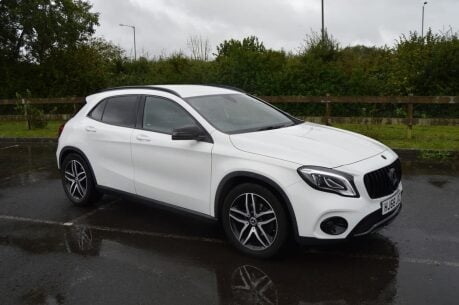 Mercedes-Benz GLA Class GLA 180 URBAN EDITION 8