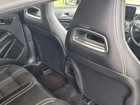 Mercedes-Benz GLA Class GLA 180 URBAN EDITION 36