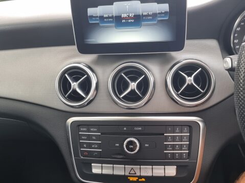 Mercedes-Benz GLA Class GLA 180 URBAN EDITION 47