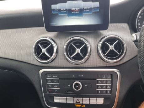 Mercedes-Benz GLA Class GLA 180 URBAN EDITION 49