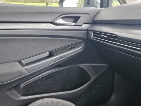 Volkswagen Golf STYLE TSI 23