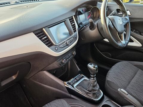 Vauxhall Crossland X GRIFFIN 18