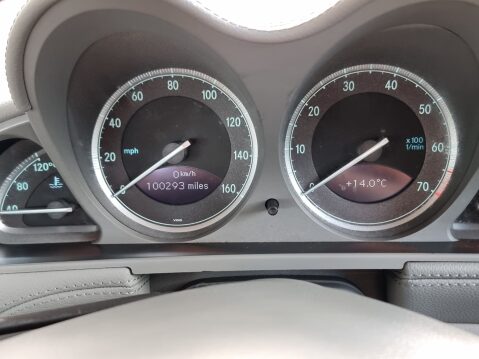 Mercedes-Benz SL Series SL350 39