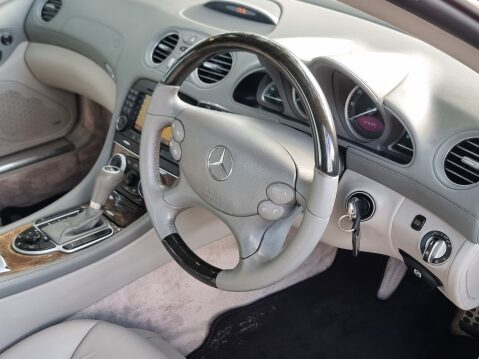 Mercedes-Benz SL Series SL350 29