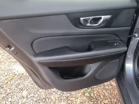 Volvo V60 D3 MOMENTUM Automatic Full Service Record 29