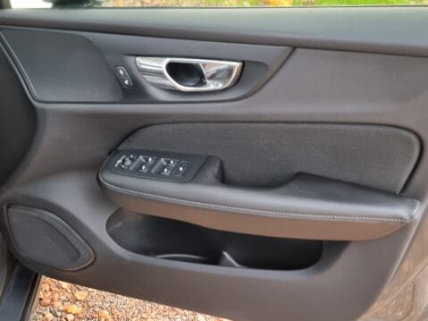 Volvo V60 D3 MOMENTUM Automatic Full Service Record 18