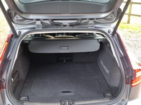 Volvo V60 D3 MOMENTUM Automatic Full Service Record 27