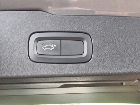 Volvo V60 D3 MOMENTUM Automatic Full Service Record 28