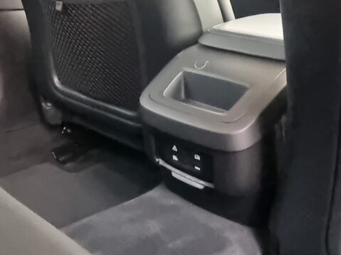 Volvo V60 D3 MOMENTUM Automatic Full Service Record 25