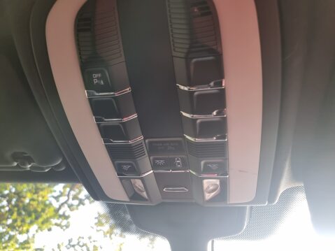 Porsche Cayenne D V6 TIPTRONIC 60