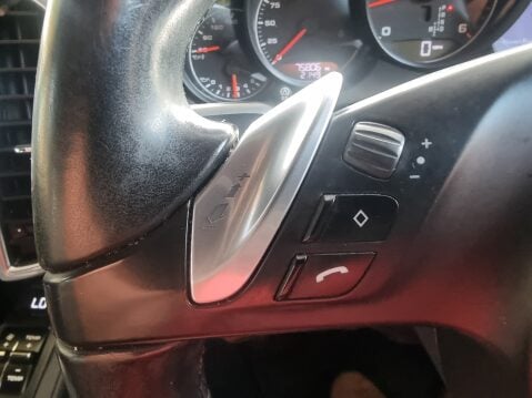 Porsche Cayenne D V6 TIPTRONIC 57