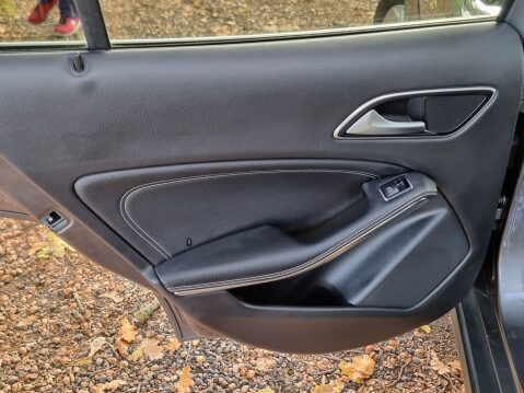 Mercedes-Benz GLA Class GLA 200 D SPORT PREMIUM PLUS 29