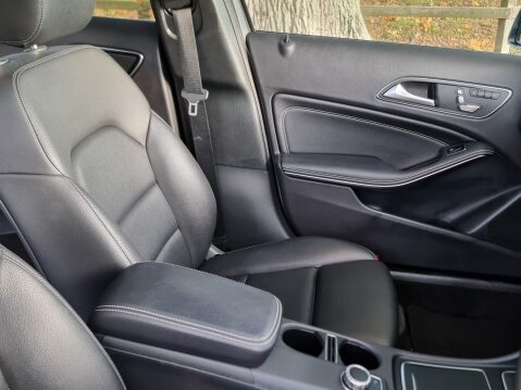 Mercedes-Benz GLA Class GLA 200 D SPORT PREMIUM PLUS 24