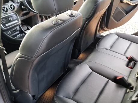 Mercedes-Benz GLA Class GLA 200 D SPORT PREMIUM PLUS 32