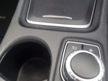 Mercedes-Benz GLA Class GLA 200 D SPORT PREMIUM PLUS 52