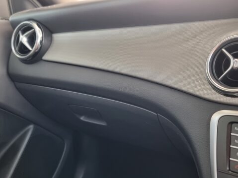 Mercedes-Benz GLA Class GLA 200 D SPORT PREMIUM PLUS 55