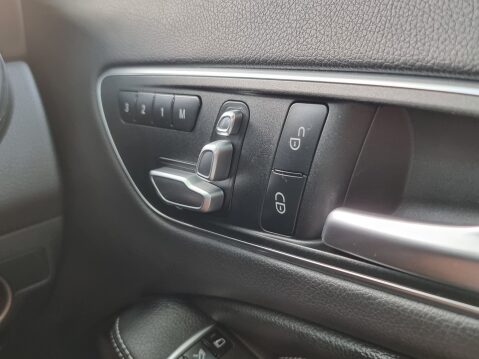 Mercedes-Benz GLA Class GLA 200 D SPORT PREMIUM PLUS 42