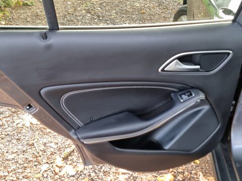 Mercedes-Benz GLA Class GLA 200 D SPORT PREMIUM PLUS 30