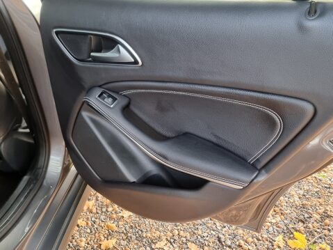 Mercedes-Benz GLA Class GLA 200 D SPORT PREMIUM PLUS 21