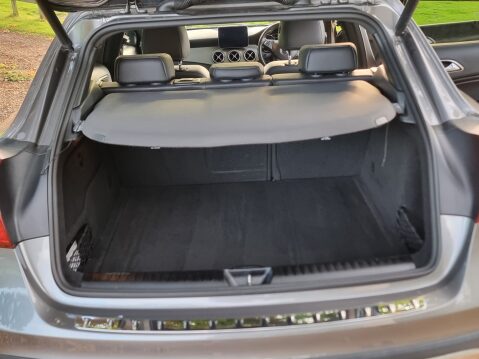 Mercedes-Benz GLA Class GLA 200 D SPORT PREMIUM PLUS 27